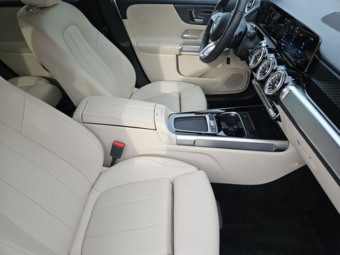 Certified 2025 Mercedes-Benz GLB 250 image 14