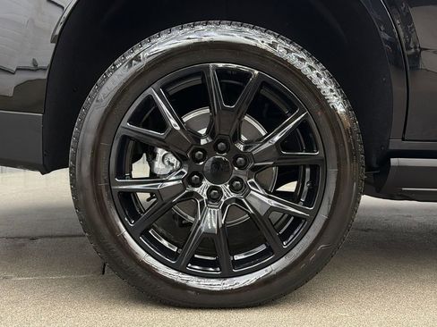 Used 2026 GMC Yukon Denali w/ Sun & Power Step Package image 11