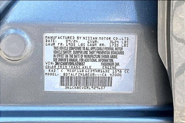 Used 2024 Nissan Versa SV w/ Trunk Package FWD image 18