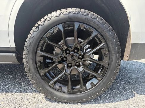 Used 2026 GMC Yukon AT4 Ultimate w/ LPO, Floor Liner Package AWD/4WD image 7
