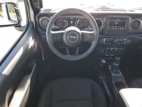 Used 2023 Jeep Wrangler Willys image 27