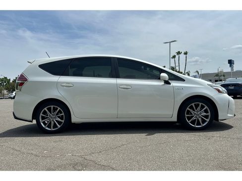 Used 2016 Toyota Prius V Five w/ Advanced Technology Package FWD image 7