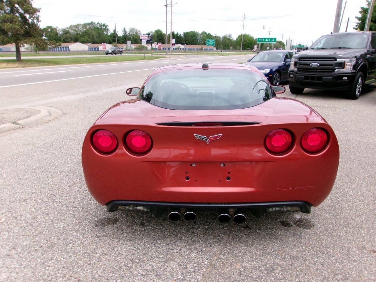Used 2005 Chevrolet Corvette Coupe w/ Preferred Equipment Group RWD image 8