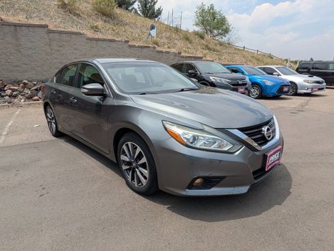 Used 2017 Nissan Altima 2.5 SL FWD image 3