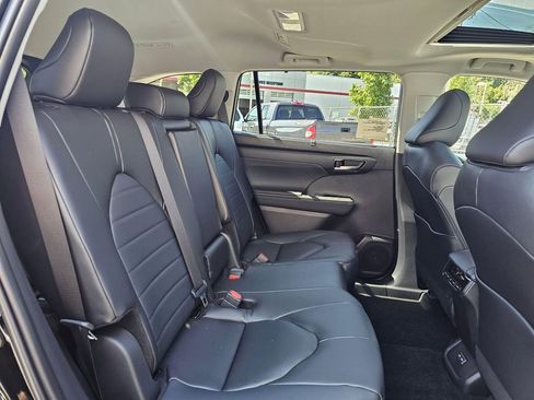 New 2026 Toyota Highlander XLE AWD/4WD image 12