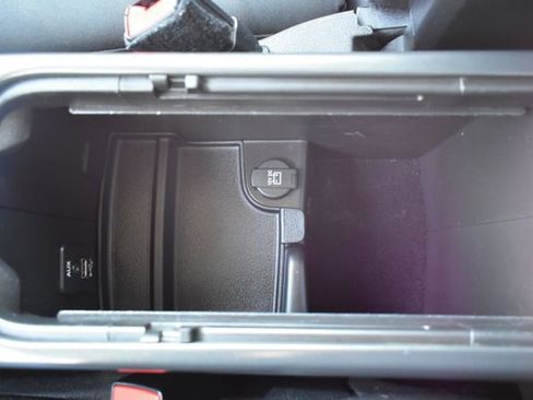 Used 2016 Dodge Journey SXT w/ Comfort/Convenience Group image 27