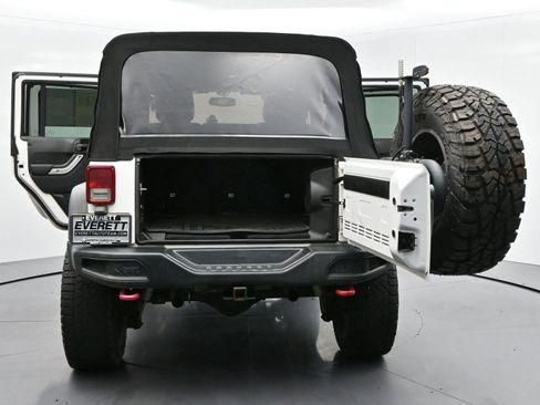 Used 2014 Jeep Wrangler Unlimited Rubicon AWD/4WD image 41