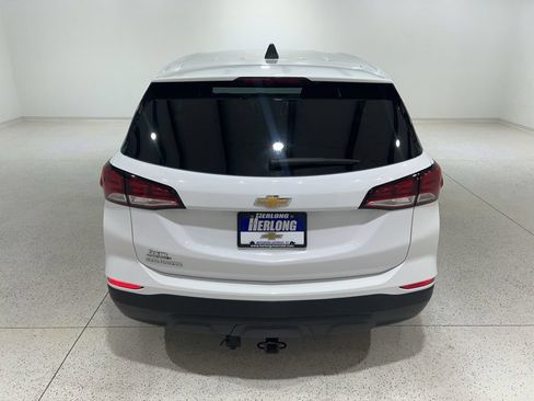 Used 2023 Chevrolet Equinox LS w/ LS Convenience Package FWD image 4