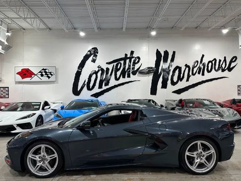 Used 2021 Chevrolet Corvette Stingray Convertible w/ 1LT RWD image 2