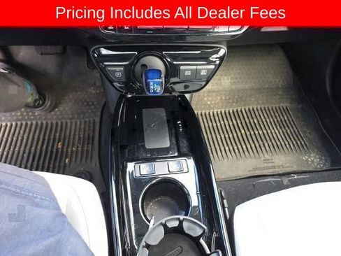 Used 2022 Toyota Prius XLE w/ Premium Convenience Package FWD image 6