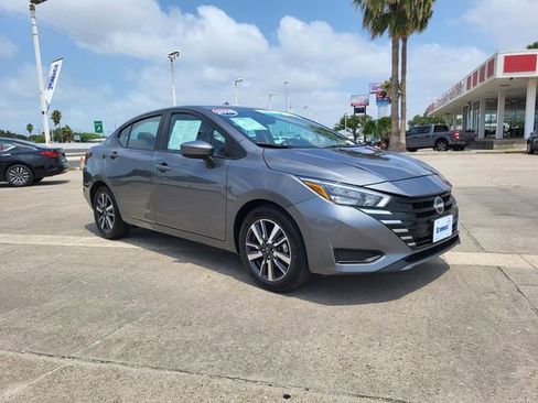 Used 2025 Nissan Versa SV FWD image 18