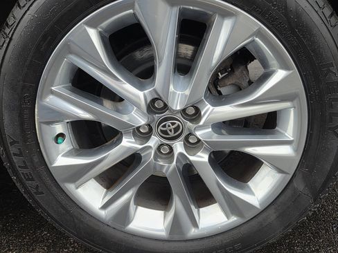 Used 2020 Toyota Highlander Limited image 41