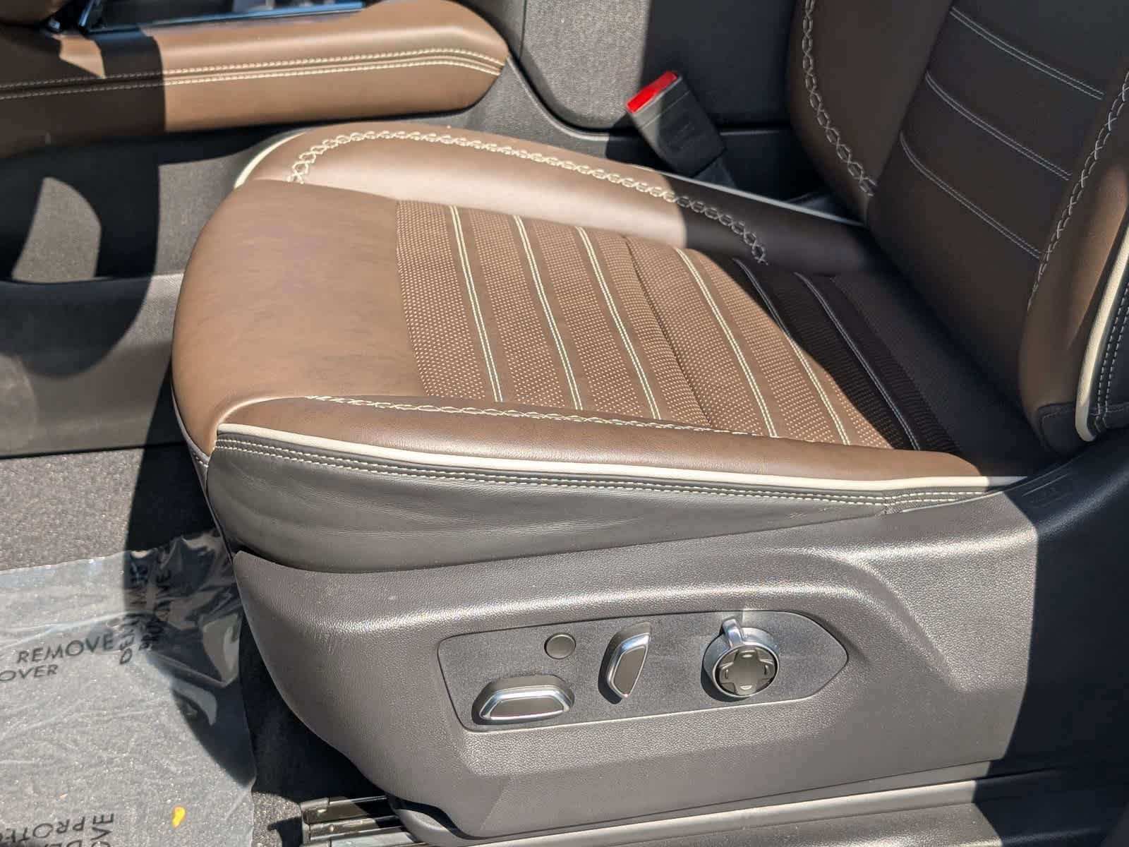 Certified 2026 GMC Yukon Denali Ultimate AWD/4WD image 29