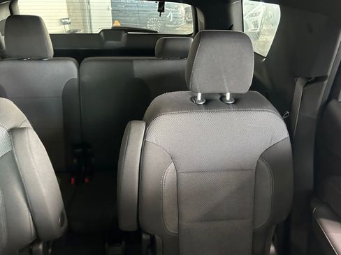 Used 2023 Chevrolet Traverse LT image 14