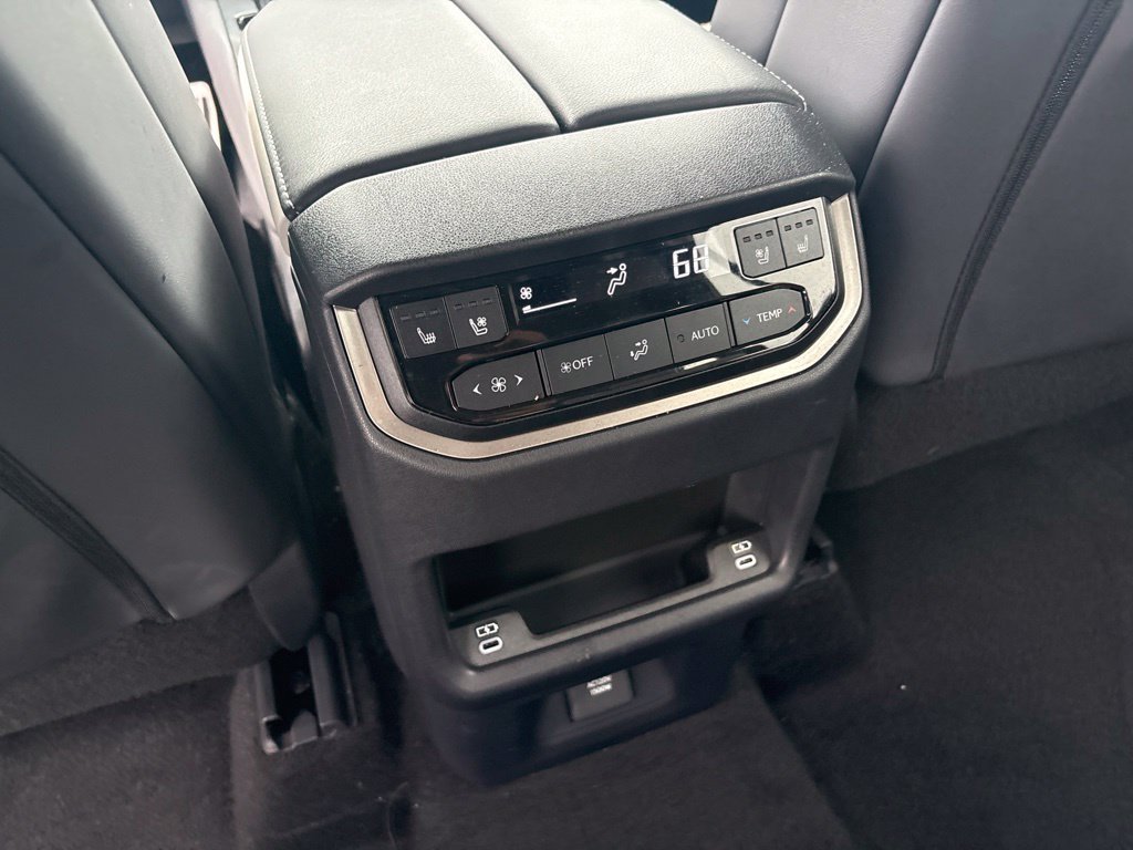 Used 2026 Lexus TX 500h AWD w/ Technology Package image 18