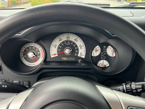 Used 2014 Toyota FJ Cruiser 4WD w/ Convenience Package image 25