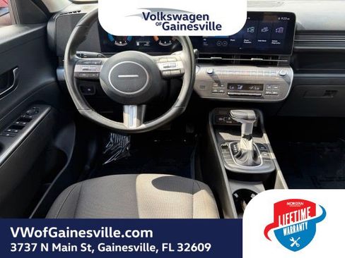Used 2025 Hyundai Kona SEL AWD/4WD image 14