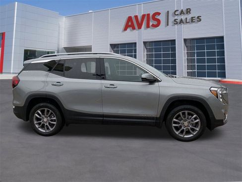Used 2024 GMC Terrain SLT image 9