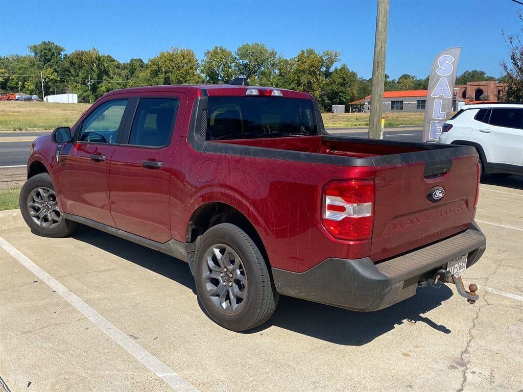 Used 2025 Ford Maverick XLT w/ Equipment Group 302A AWD/4WD image 2
