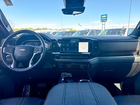 Used 2024 Chevrolet Silverado 1500 High Country w/ Technology Package AWD/4WD image 24