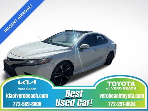 Used 2019 Toyota Camry XSE image 1