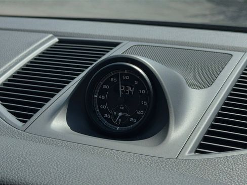 Certified 2026 Porsche Macan AWD/4WD image 25