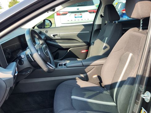 Used 2025 Hyundai Sonata SEL FWD image 8