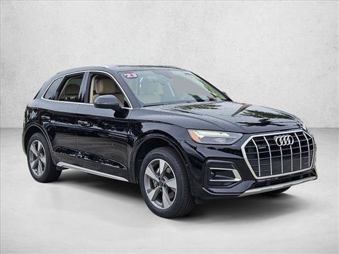 Used 2023 Audi Q5 2.0T Premium w/ Convenience Package AWD/4WD image 3