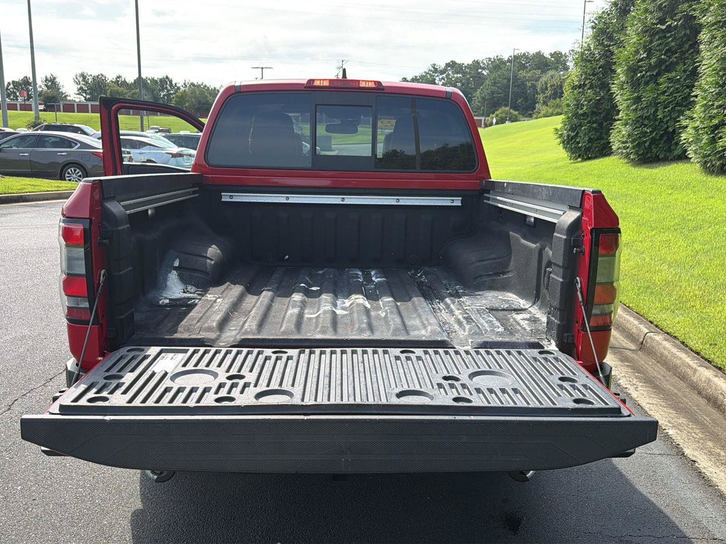 Used 2022 Nissan Frontier SV w/ SV Premium Package RWD image 33