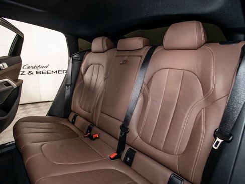 Used 2021 BMW X6 xDrive40i w/ M Sport Package image 14