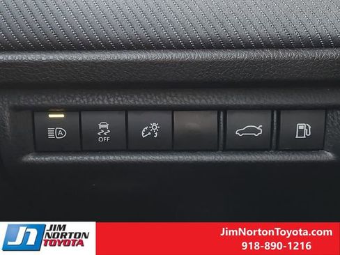 Used 2025 Toyota Camry SE FWD image 22