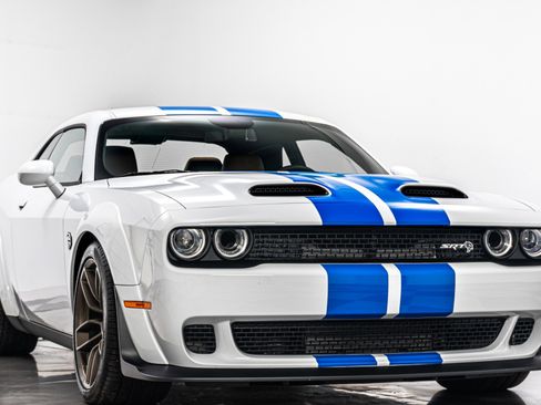 Used 2023 Dodge Challenger SRT Hellcat image 3