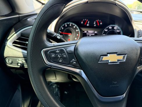Used 2025 Chevrolet Malibu LS image 22