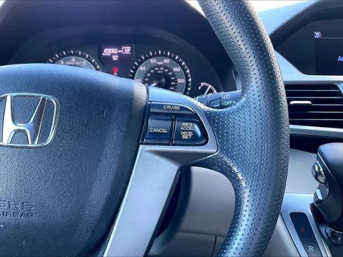 Used 2017 Honda Odyssey SE image 24