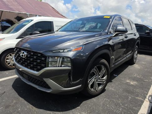 Used 2021 Hyundai Santa Fe SE FWD image 4