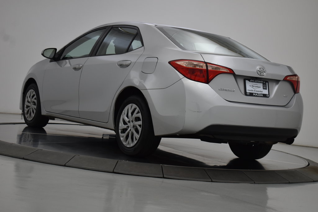 Used 2018 Toyota Corolla LE FWD image 15