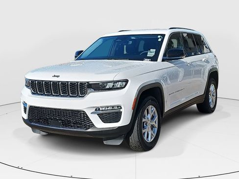 Used 2023 Jeep Grand Cherokee Limited image 7