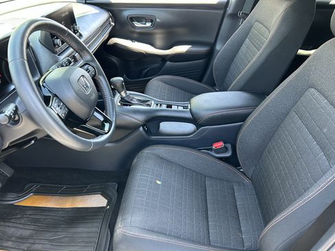 Used 2025 Honda HR-V Sport image 17