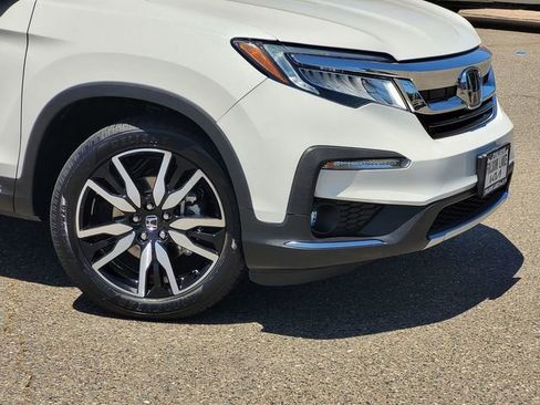 Used 2021 Honda Pilot Touring image 6