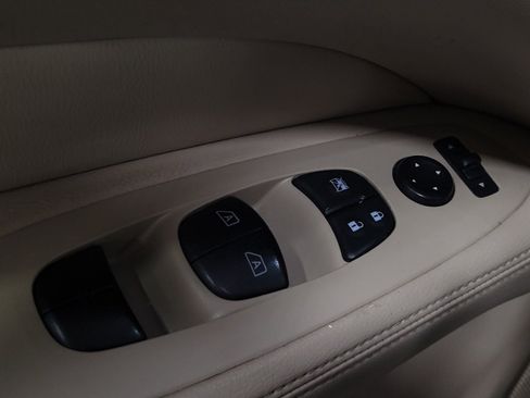 Used 2020 Nissan Pathfinder SL image 27