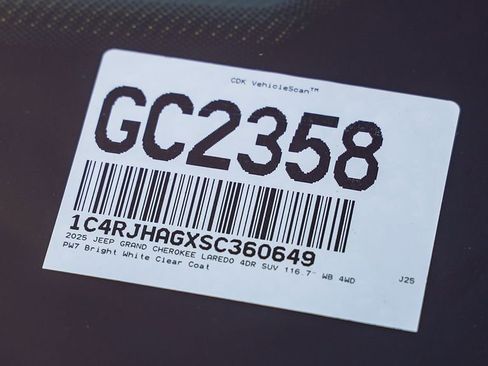 New 2025 Jeep Grand Cherokee Altitude image 29