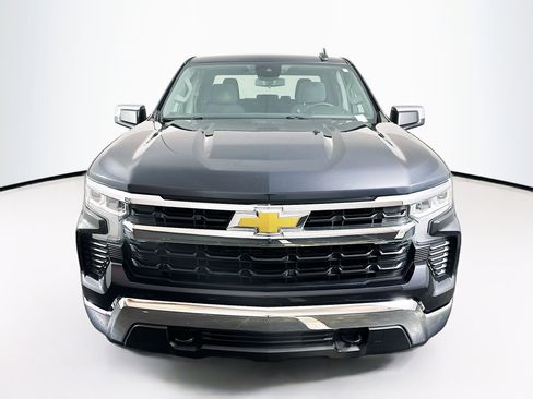 Used 2023 Chevrolet Silverado 1500 LT image 2