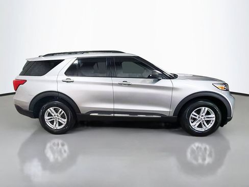 Used 2020 Ford Explorer XLT w/ Comfort Package AWD/4WD image 10