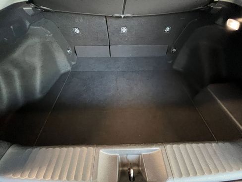 Used 2025 Toyota Prius LE image 32