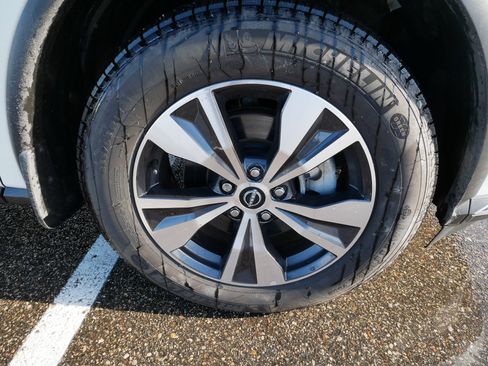 Used 2024 Nissan Murano SV image 15