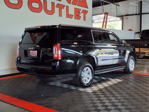 Used 2019 GMC Yukon XL SLT w/ Open Road Package image 8