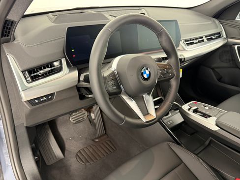 Used 2026 BMW X2 xDrive28i w/ Technology Package AWD/4WD image 4