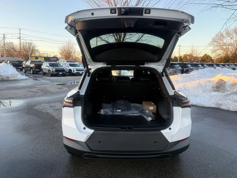 New 2026 Chevrolet Equinox EV LT FWD image 11