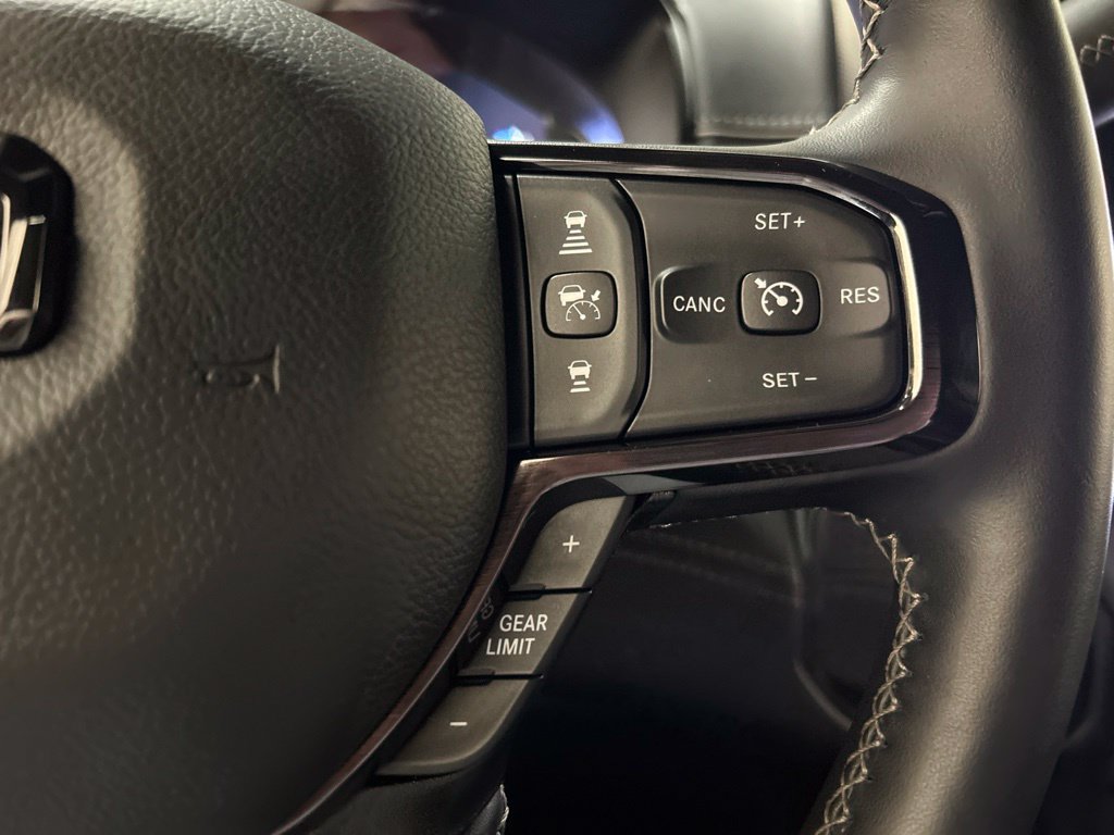 Used 2025 RAM 3500 Limited AWD/4WD image 24