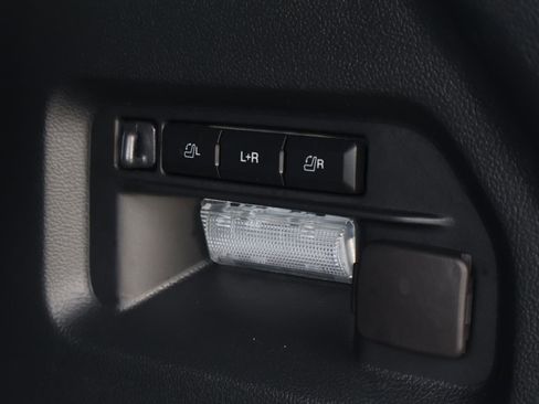 Used 2025 Ford Explorer Platinum w/ Ultimate Package image 26